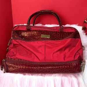 Elegant Red Crocodile-Embossed Travel Bag